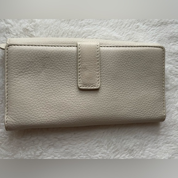Michael Kors Wallet - Picture 2 of 7